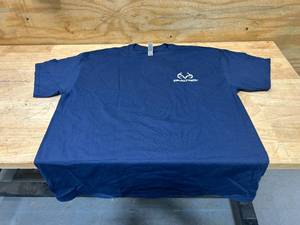 lot 105 image: REAL TREE T-Shirt- XL