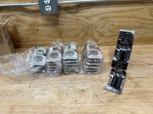 lot 121 image: SCENTS Lot of Vent Clips
