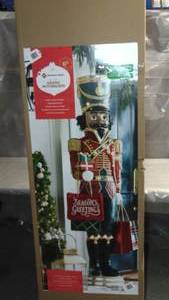 lot 1 image: Members Mark 6 Feet Tall Pre-Lit Grand Nutcracker NEW