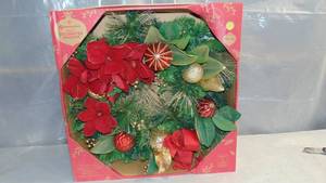 lot 19 image: Members Mark 50 Warm White LED Pre-Lit Decorated 32 Holiday Wreath, RedGold 193968233204 NEW