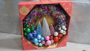 lot 21 image: Members Mark Decorative Tinsel Wreath NEW