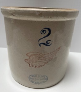 lot 11 image: Antique RED WING #2 Crock