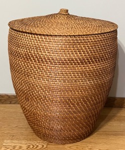lot 32 image: Rattan Basket or Laundry Hamper wLid Bohemian Decor