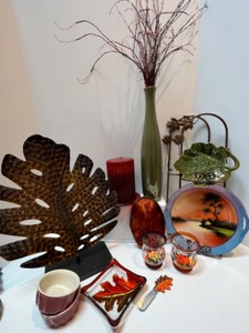 lot 47 image: Large Leaf Metal Sculpture Fall Themed Collection Home Decor Noritake