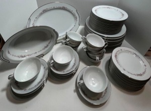 lot 73 image: NORITAKE Rosepoint China Set Service for 12