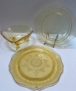 lot 75 image: Vintage Canary Yellow Depression Glass Trio