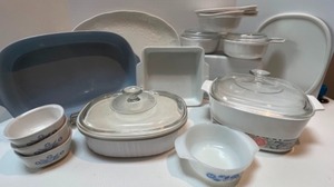 lot 97 image: Corning Ware Collection Kitchen Wares