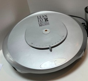 lot 104 image: George Foreman - Lean Green Grilling Machine - Large Size