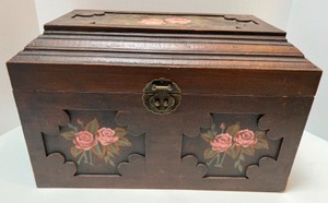 lot 105 image: Large Wood Storage Box Rose Flowers Hand Painted Design