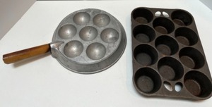 lot 106 image: Vintage WAGNER WARE Cast Iron Muffin Pan & EBELSKIVER Applecakes Pan