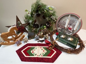 lot 139 image: Rustic Primitive CHRISTMAS Holiday Decorating Treasures