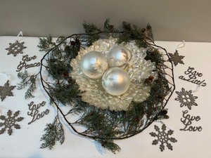 lot 140 image: XL Christmas Ornaments, Silvered Glass Bowl, Potterybarn Glittered Snowflakes