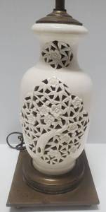 lot 323 image: Vintage Asian Blanc De Cline Table Lamp