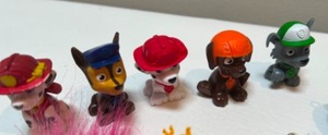 lot 165 image: 16 Cartoon Characters Small Toy Figures