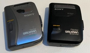 lot 178 image: Vintage Lot of SONY Walkman Personal FMAM Radio for use and parts