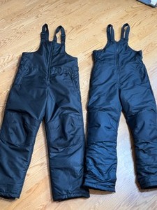 lot 185 image: Pair of Black Boys Snowpants Size 16 XL