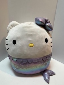 lot 303 image: Extra Large Hello Kitty Squish Mallow