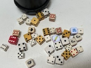 lot 227 image: Vintage Leather Dice Holder & Dice