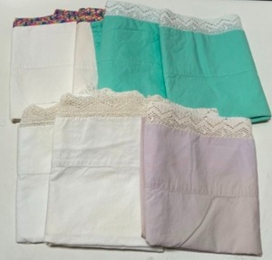 lot 232 image: Vintage Handmade Lace Edged Pillow Cases