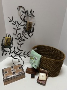 lot 239 image: Household Items Wall Candle Holder, Basket, Trinket Boxes, Clock