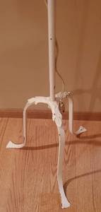 lot 318 image: Antique American Colonial 3 Leg Iron Floor Oil Lamp Converted to Electric