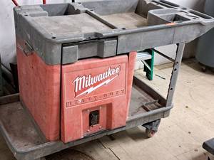lot 267 image: Milwaukee Heavy Duty Tool Cart 1-door1-drawer2-tier