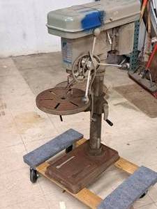 lot 252 image: JET 16-speed Bench Type Drill Press OR-1458