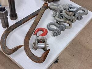 lot 295 image: Coupler, Chain and Hooks