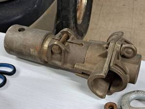lot 296 image: 14 Coupler