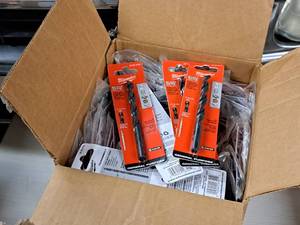 lot 290 image: Lot of (1 Box) Milwaukee Thunderbolt 38 Black Oxide Drill Bits (in original packaging)