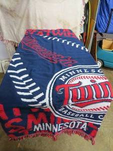 Minnesota Twins Blanket and Set of Glasses