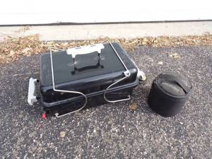 Portable Propane Grill and Color C Lector