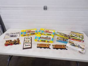 HO Scale Train Accessories and Dcor