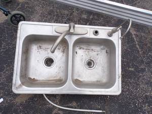 Kitchen sink with Faucet