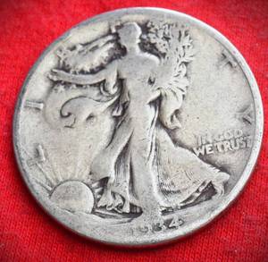 Lot of (1) 90% SILVER LIBERTY WALKING HALF DOLLARS