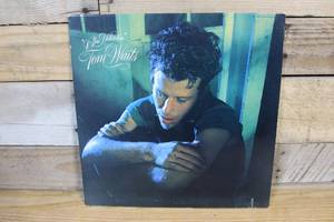 lot 19 image: Tom Waits - Blue Valentine - Vinyl Record - 1978