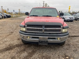 lot 8 image: 2001 Dodge Ram 1500