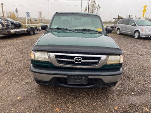 lot 7 image: 2001 Mazda B3000