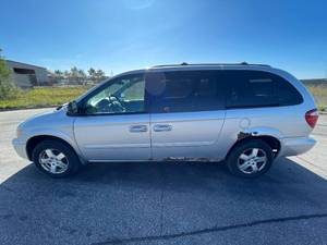 2007 Dodge Grand Caravan SXT - 2 OWNERS