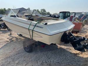 1982 Glastron Open bow - Boat