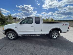2003 Ford F-150 XLT - 1 OWNER - 4X4