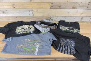 Mens Size Medium Shirts (4) Pants (1) Belt (1)