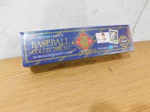 lot 286 image: 1992 Donruss Baseball Factory Sealed Set