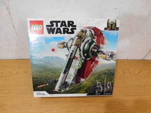 lot 295 image: New in Box Star Wars Lego Boba Fetts Starship #75312