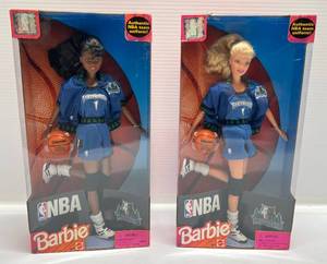 lot 101 image: 1998 NBA Barbies (Minnesota Timberwolves) NIB