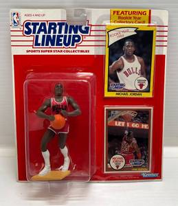 lot 110 image: RARE 1990 MICHAEL JORDAN Starting Lineup Figure Sealed With Cards
