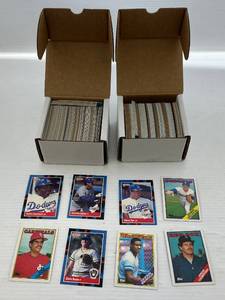 lot 121 image: Misc. Baseball Cards