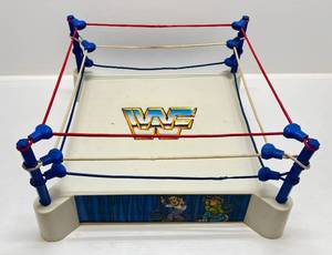 lot 156 image: Vintage 1985 Sling Em Fling Em Wrestling Ring