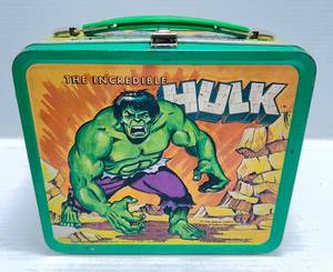 lot 201 image: 1978 Aladdin (The Incredible Hulk) Embossed Metal Lunchbox  & Thermos (Thermos Has Crack)