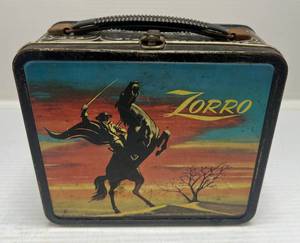 lot 208 image: 1958 Aladdin (Zorro) Metal Lunchbox (NO THERMOS)